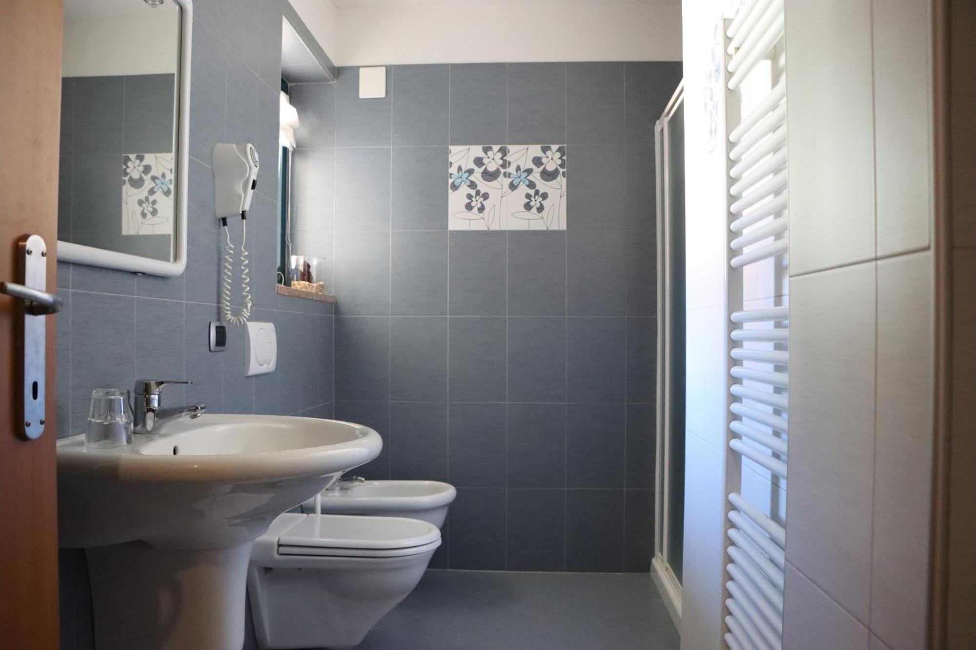 Triple Room,1765872707:JPEG